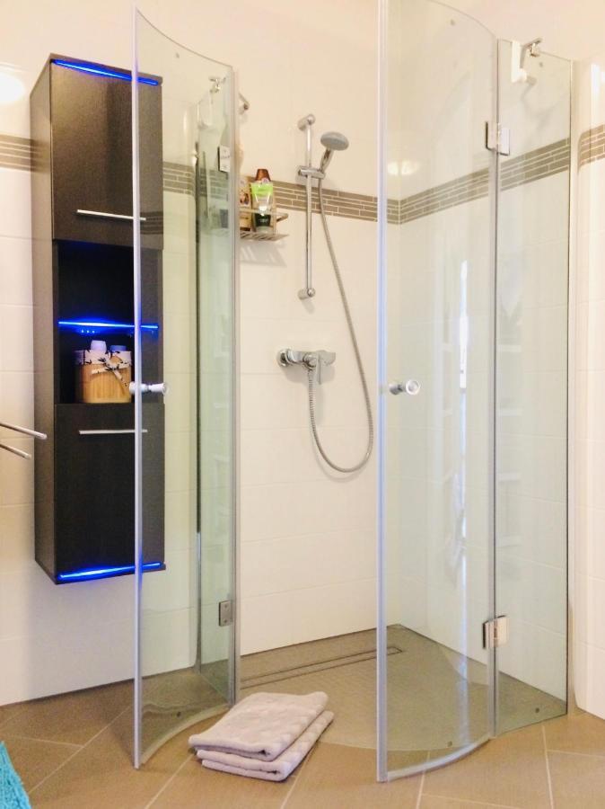 Neu! Top Apartment! 7Km Saarbruecken! Terrasse, Garten! Sulzbach  Luaran gambar