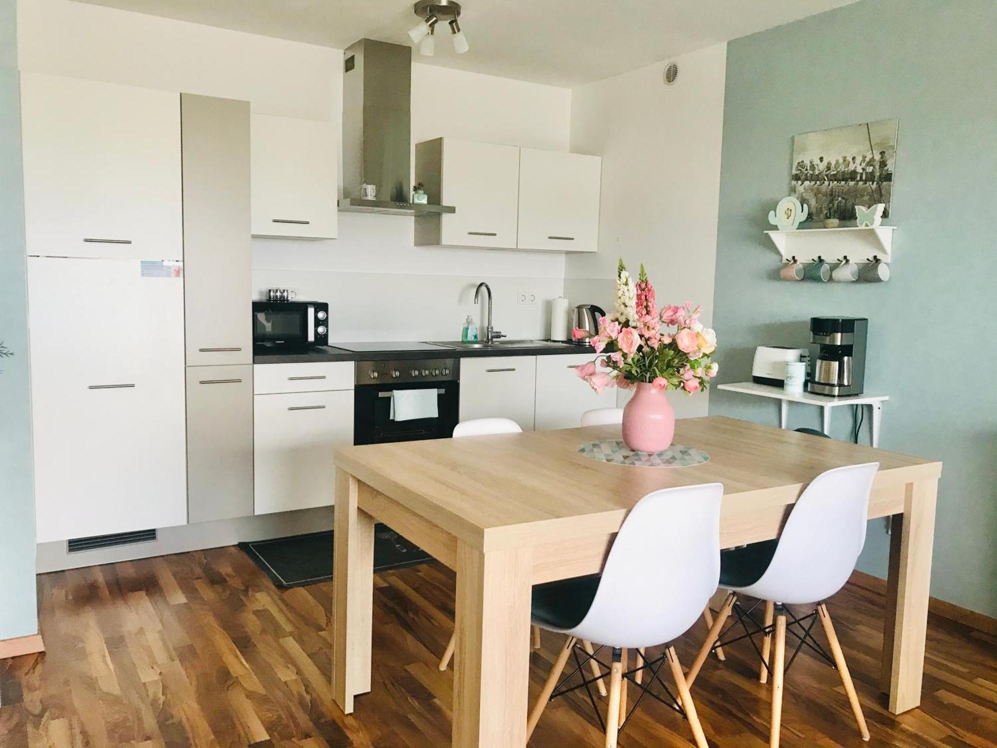 Neu! Top Apartment! 7Km Saarbruecken! Terrasse, Garten! Sulzbach  Luaran gambar