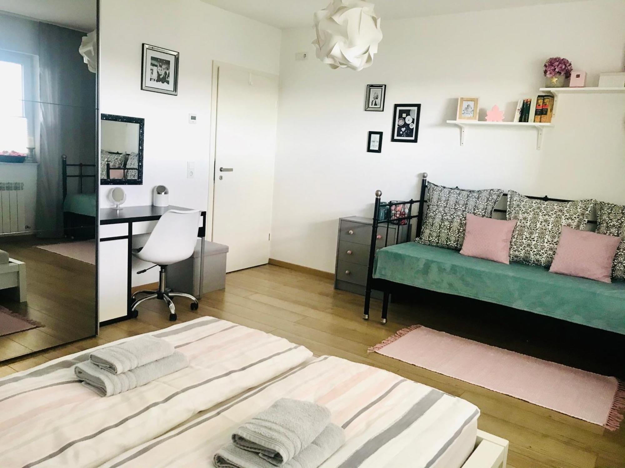 Neu! Top Apartment! 7Km Saarbruecken! Terrasse, Garten! Sulzbach  Luaran gambar